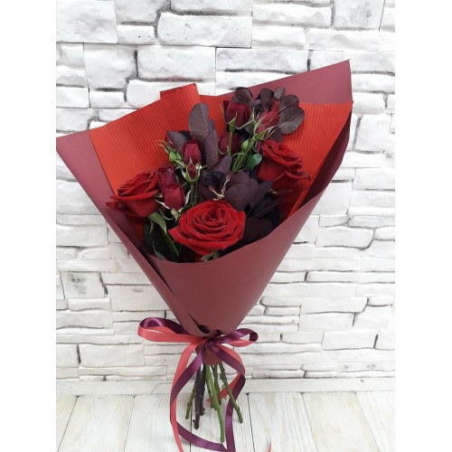 Купить на заказ Букет из 3 красных роз с доставкой в Туркестане